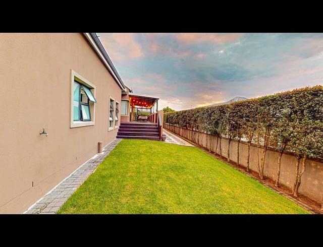 4 BEDROOM HOUSE FOR SALE IN KRAAIBOSCH MANOR